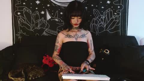    online show from 11-05-25, 10:10