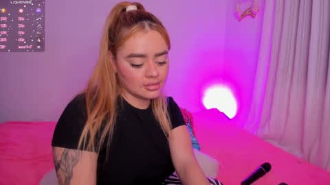 Isabella Arias online show from 01-06-25, 08:57