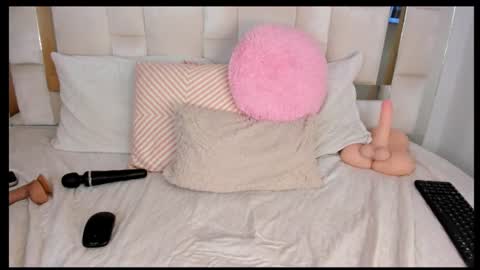 isabella_gomez11 online show from 06-11-26, 12:32
