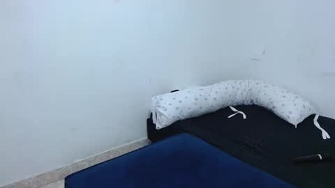 Snapshot of isabella_hots chatting on 03-04-26, 02:01 estefania online show from 03-04-26, 02:01