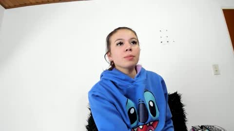 Snapshot of isabella_jaramillo chatting on 10-19-25, 12:17 isabella_jaramillo online show from 10-19-25, 12:17