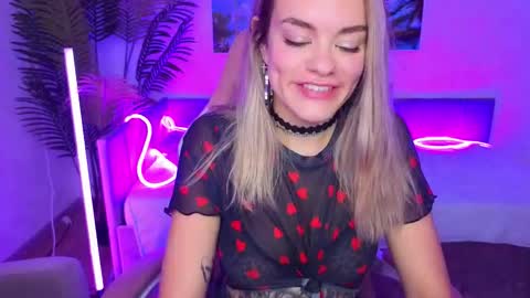 Isabella online show from 10-25-25, 08:55