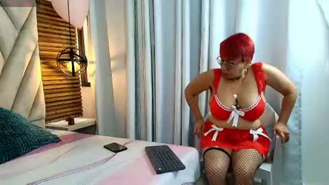 isabella_luxet online show from 07-28-26, 12:48