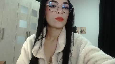 Snapshot of isabella_piercee chatting on 05-02-26, 12:43 isabella_piercee online show from 05-02-26, 12:43