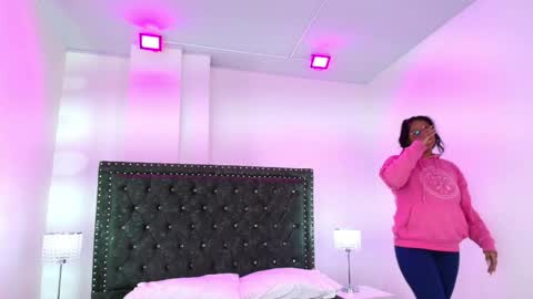 Isabella  online show from 06-02-26, 12:07
