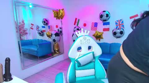 Isabella  online show from 06-29-26, 11:32