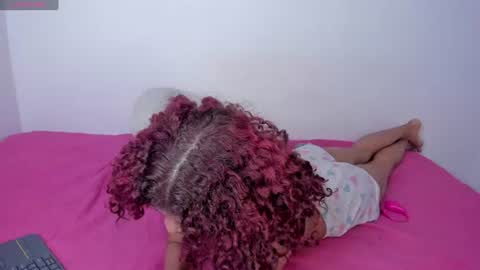 Snapshot of isabella_sex18 chatting on 01-18-25, 06:34 isabella online show from 01-18-25, 06:34