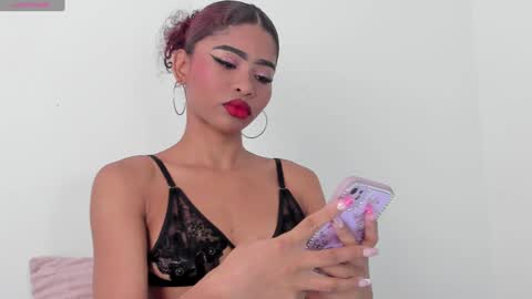 Snapshot of isabella_sex18 chatting on 02-26-25, 12:49 isabella online show from 02-26-25, 12:49