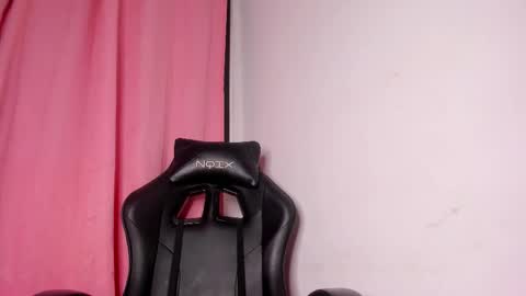 Snapshot of isabella_sex18 chatting on 10-08-25, 02:20 isabella online show from 10-08-25, 02:20