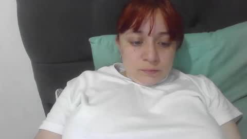 isabellaa_hills_ online show from 11-28-25, 01:47
