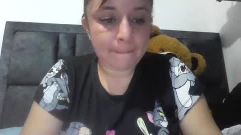 isabellaa_hills_ online show from 06-02-26, 05:59