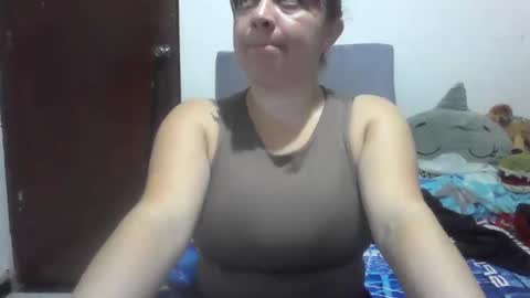 isabellaa_hills_ online show from 06-11-26, 01:16