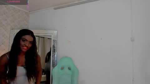 Snapshot of isabellabroms21 chatting on 09-12-25, 10:10 v online show from 09-12-25, 10:10