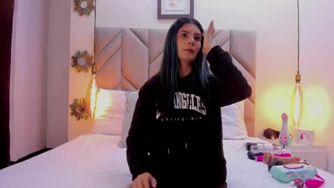 Snapshot of isabellafoox chatting on 05-30-26, 02:14 isabellafoox online show from 05-30-26, 02:14