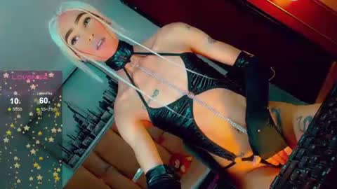 isabellagirs online show from 07-30-26, 04:44