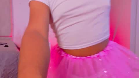 Isabella online show from 11-14-25, 07:51