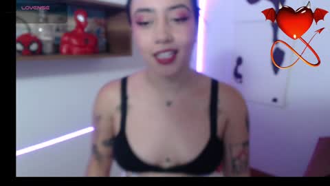 Snapshot of isabellakoff chatting on 02-05-25, 12:06 Tati - online show from 02-05-25, 12:06