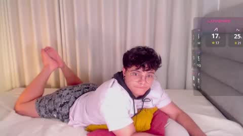 Isabella Mout  online show from 05-23-26, 05:39