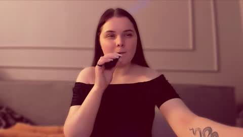 Isabella online show from 10-17-25, 09:17