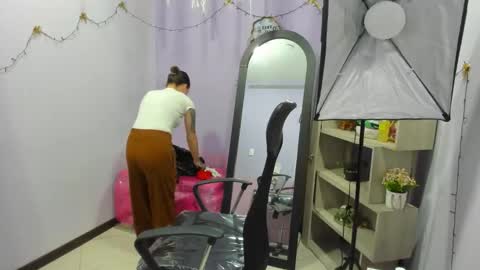 isebella online show from 04-16-26, 01:01