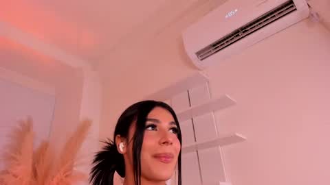 Isa online show from 04-21-26, 01:42