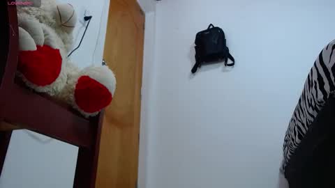 isadora online show from 11-15-25, 06:59