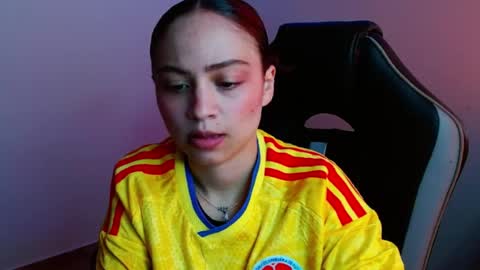 ISADORA online show from 06-17-26, 04:19