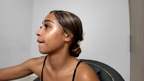 Isa Isabella online show from 12-04-24, 03:15