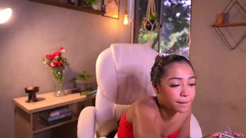 Isa Isabella online show from 10-07-25, 07:55