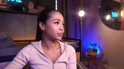 Isa Isabella online show from 10-22-25, 07:24