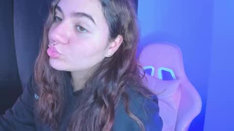 Isa online show from 12-21-24, 01:36