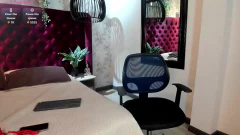 I S A  S AN D E R S  online show from 11-09-25, 07:01