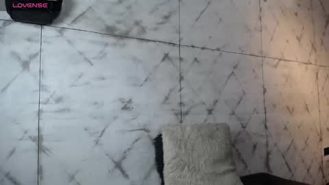 I S A  S AN D E R S  online show from 12-17-25, 07:20