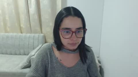 Emma online show from 04-18-26, 03:32