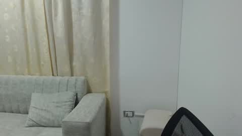 Emma online show from 04-21-26, 03:13