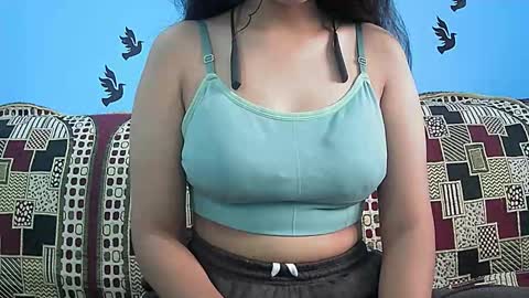 ishika_singh_ online show from 11-13-25, 03:16