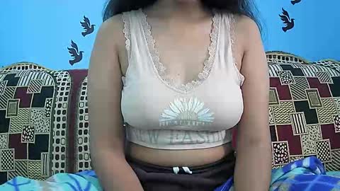 ishika_singh_ online show from 12-16-25, 03:33