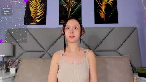 Snapshot of isis1012 chatting on 11-30-25, 07:56 isa online show from 11-30-25, 07:56