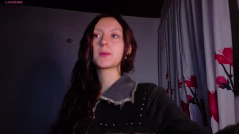 Snapshot of isis1012 chatting on 02-08-26, 04:16 isa online show from 02-08-26, 04:16