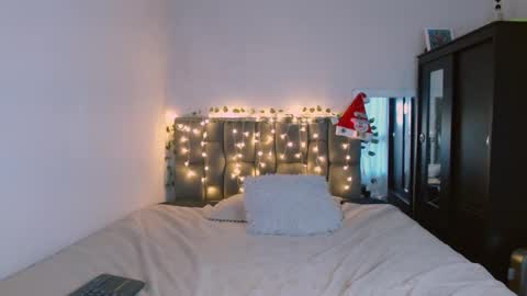 Isis  online show from 12-18-24, 11:02