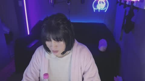 Snapshot of isis_diosa chatting on 02-04-25, 02:07 Ana Maria online show from 02-04-25, 02:07