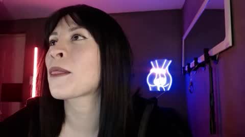 Snapshot of isis_diosa chatting on 10-27-25, 04:22 Ana Maria online show from 10-27-25, 04:22