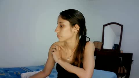 Snapshot of isis_pink chatting on 01-07-25, 12:03 Alaya online show from 01-07-25, 12:03