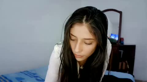 Snapshot of isis_pink chatting on 01-07-25, 05:31 Alaya online show from 01-07-25, 05:31