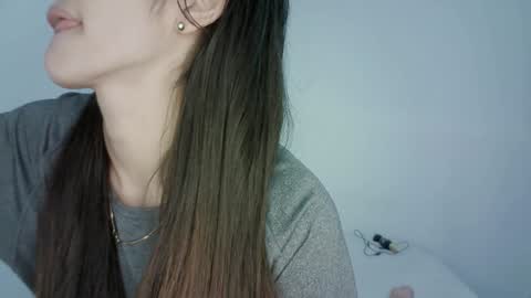 Snapshot of isis_pink chatting on 02-05-25, 02:26 Alaya online show from 02-05-25, 02:26