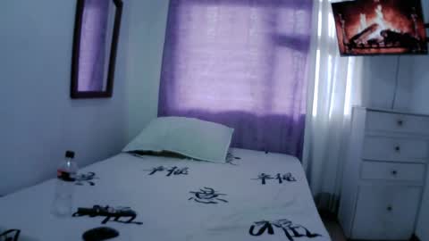 Snapshot of isis_pink chatting on 02-06-25, 09:28 Alaya online show from 02-06-25, 09:28