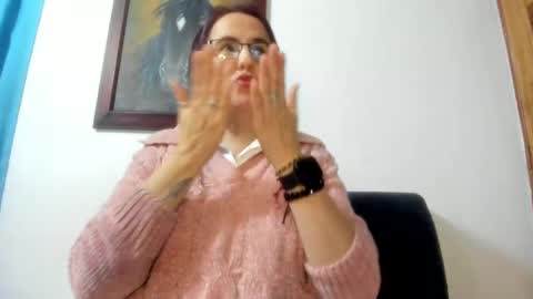 Snapshot of isisblakee chatting on 05-19-26, 02:18 Isis online show from 05-19-26, 02:18