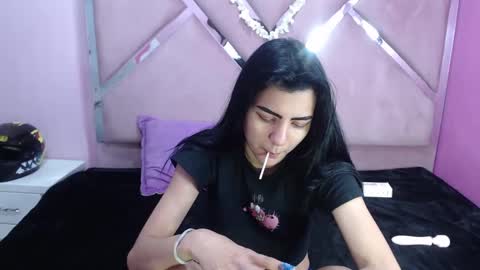 Snapshot of isisrousexx chatting on 12-12-24, 03:54 isisrousexx online show from 12-12-24, 03:54