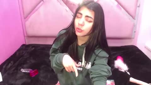 Snapshot of isisrousexx chatting on 01-09-25, 07:31 isisrousexx online show from 01-09-25, 07:31