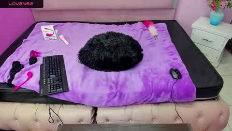 Snapshot of isisrousexx chatting on 01-26-25, 06:17 isisrousexx online show from 01-26-25, 06:17